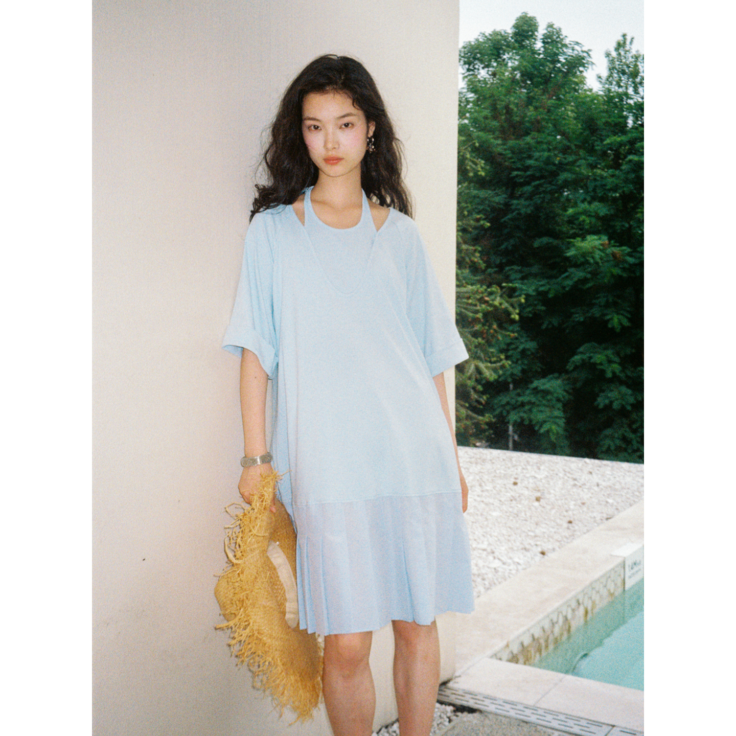 素舶 棉混纺凉感透气挂脖假两件针拼接百褶宽松A字连衣裙