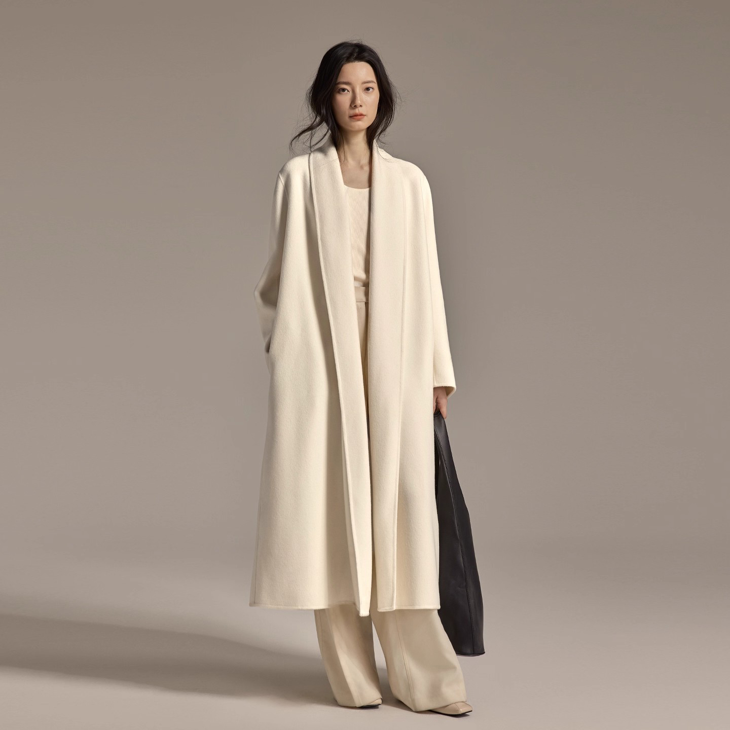 高端白色气质双面羊绒大衣女子款