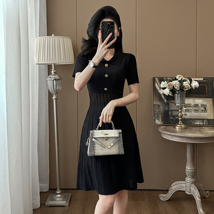 小香风轻奢高级感冰丝针织连衣裙女夏短袖翻领修身显瘦A字小黑裙