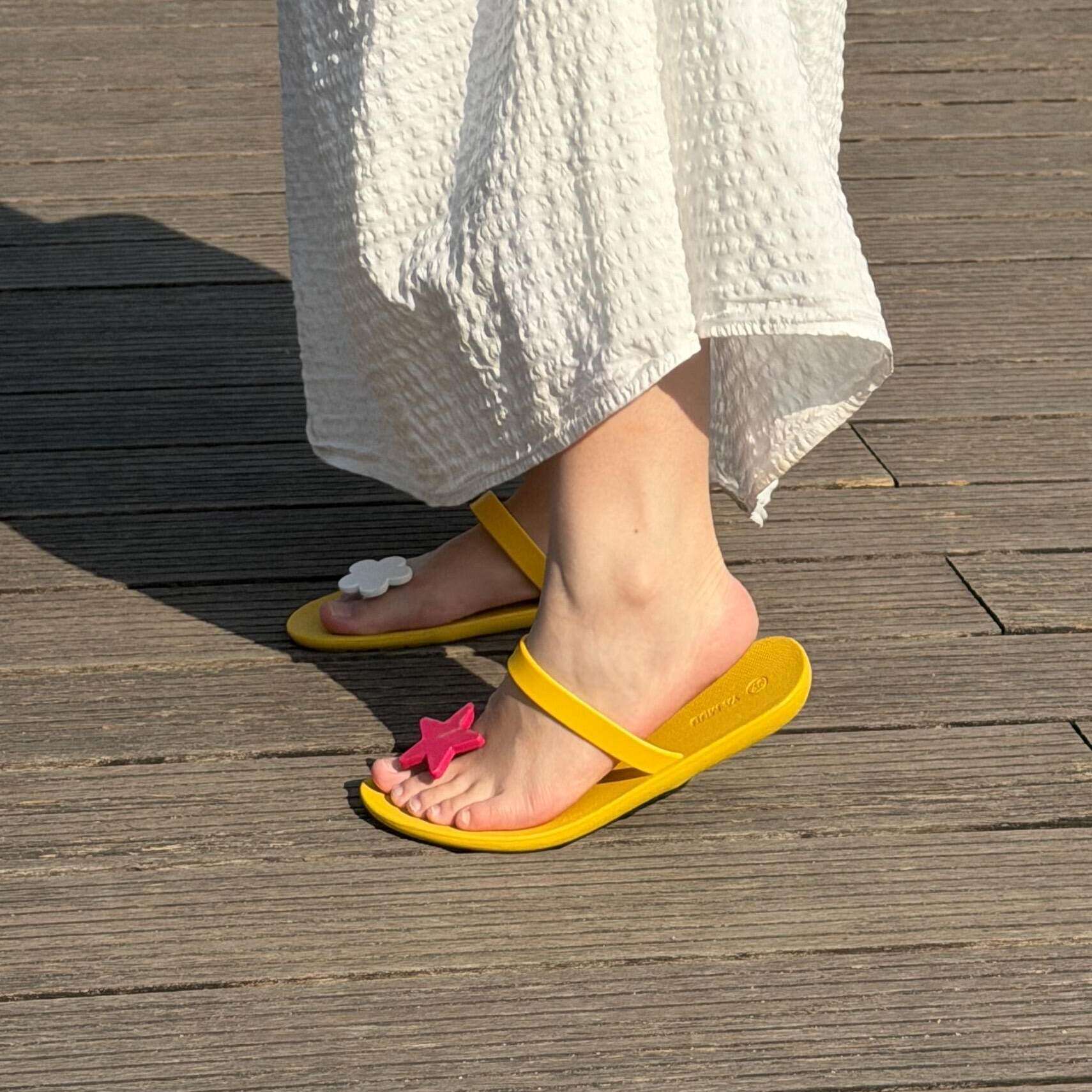 平底夹角凉拖鞋女泰式爱心星星人字拖海边度假风沙滩鞋治癒系防滑