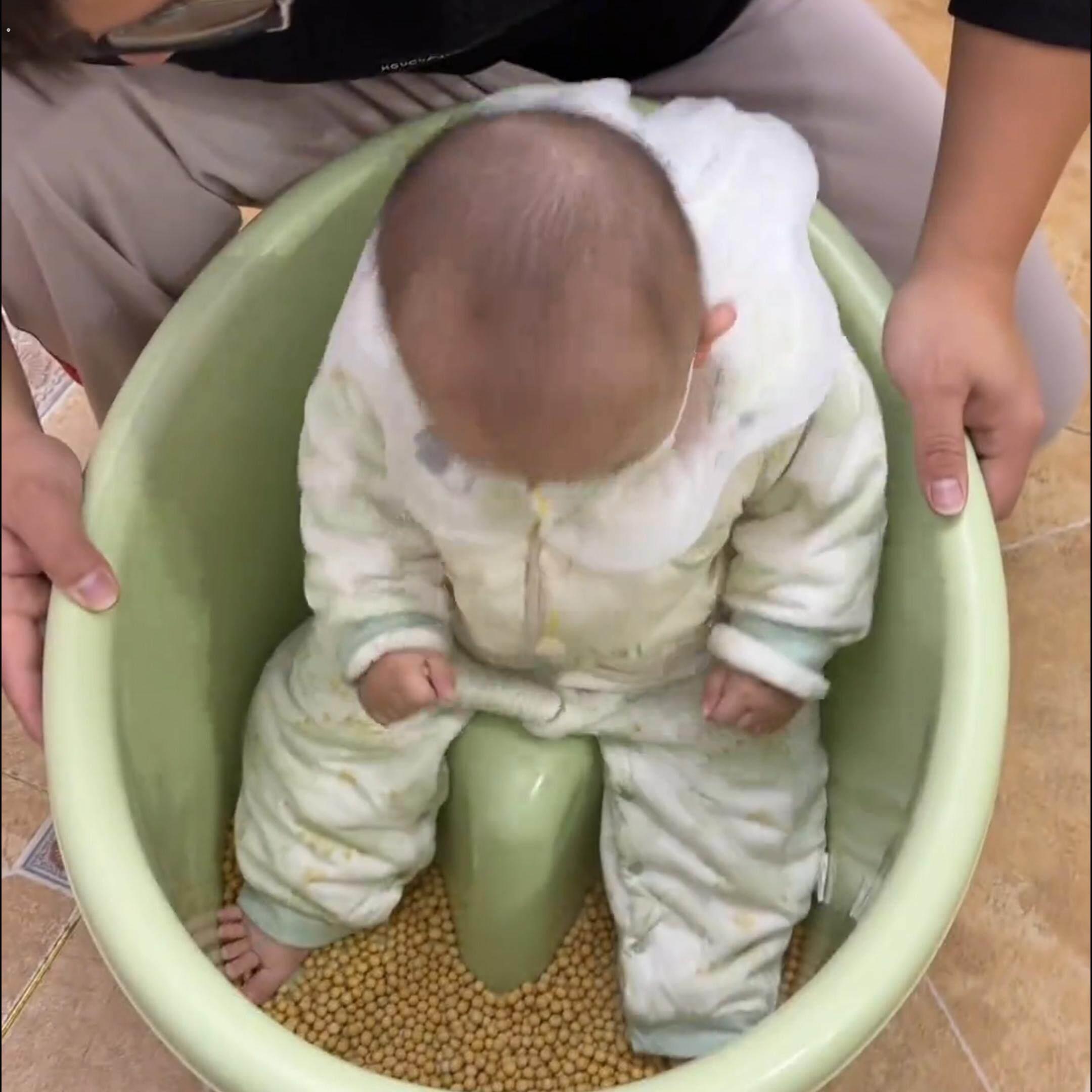 婴儿浴盆宝宝可折叠婴幼儿坐躺洗澡桶一体凳0-6岁可坐踩豆子加厚
