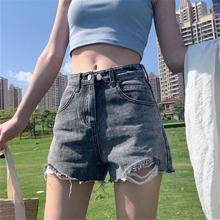 套装女夏2026新款气质显瘦百搭高腰西装短裤+白色斑纹上衣两件套