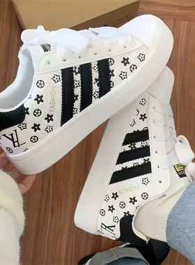 美式黑白色可爱三条杠面包鞋女ins小众运动休闲鞋百搭厚底滑板鞋