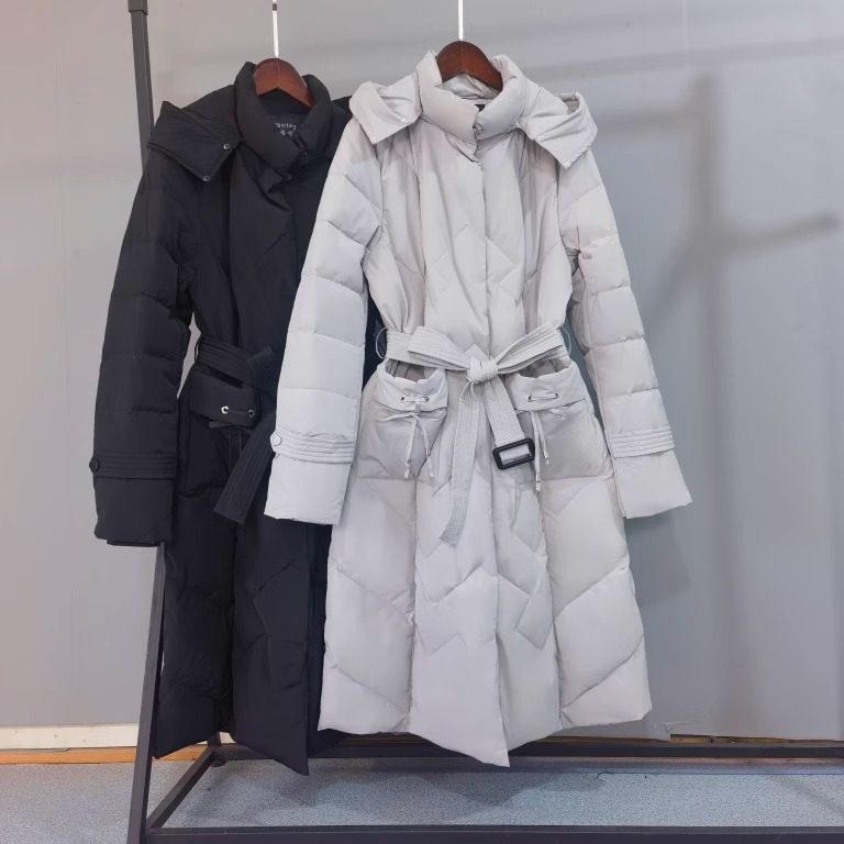 过膝长款羽绒服女连帽加厚显瘦