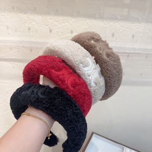 红色字母刺绣羊羔毛发箍2026新款高级感时尚高颅顶宽边毛绒发卡女