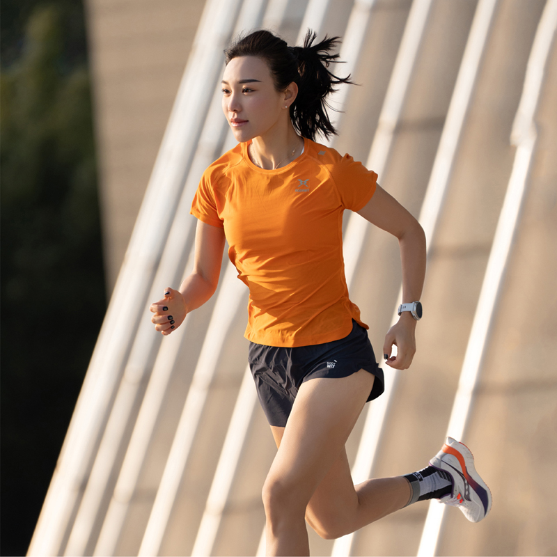 BODYWIT身体智慧专注女短袖T恤跑步运动速干透气不粘身日常训练