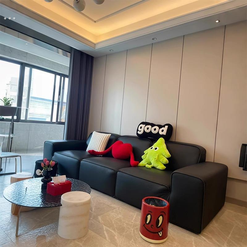 2025新款靠枕客厅沙发抱枕装饰单人红色创意床头宿舍学生玩手机