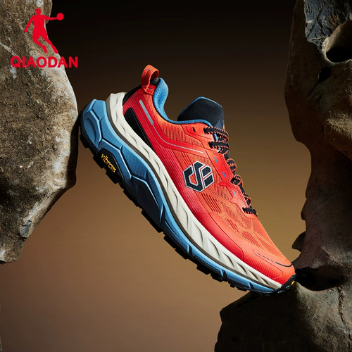 乔丹越野跑步鞋男山神2.0碳板鞋