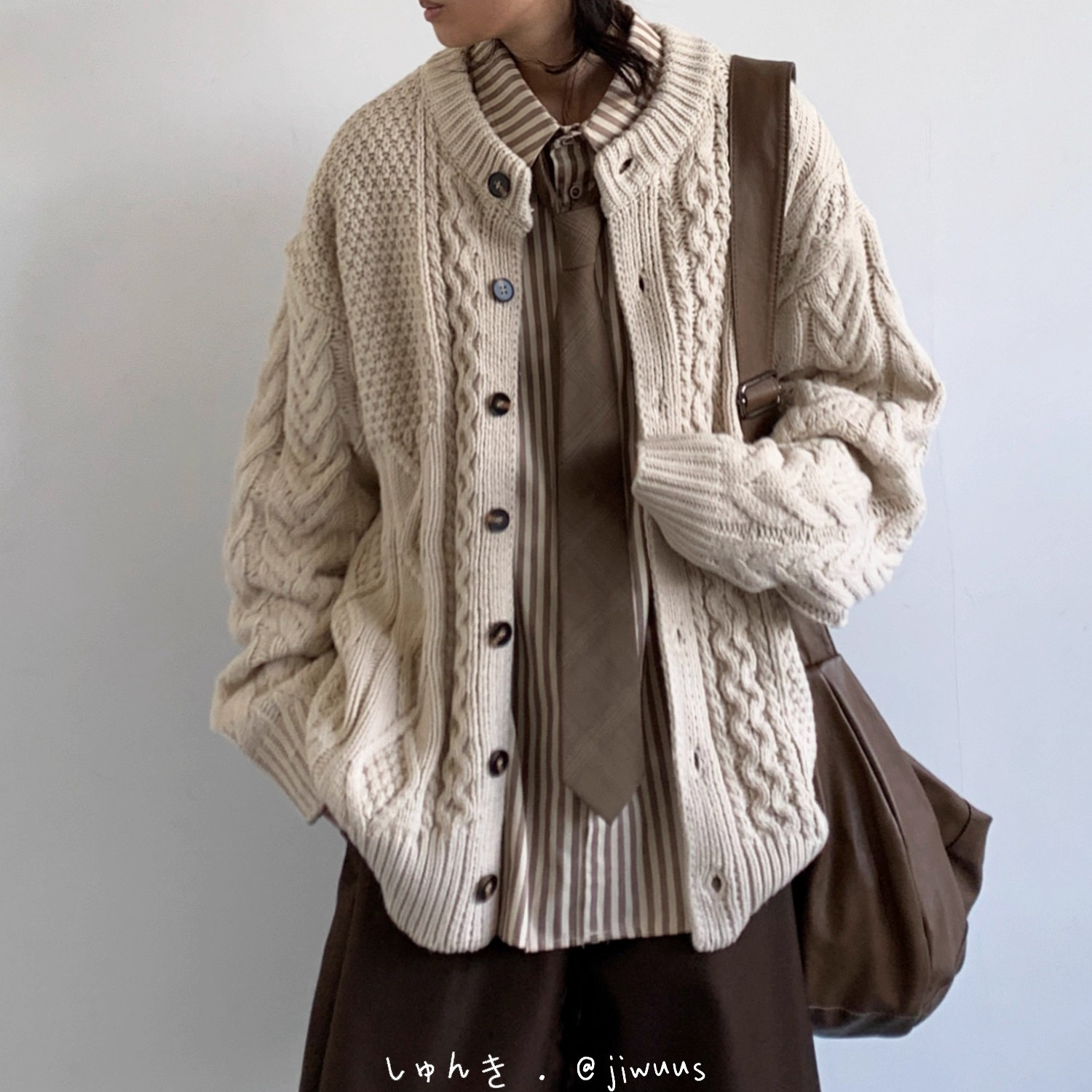 日系复古麻花纹针织毛衣