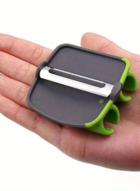 2 Black and Green Peelers, Efficient Kitchen Preparation Too