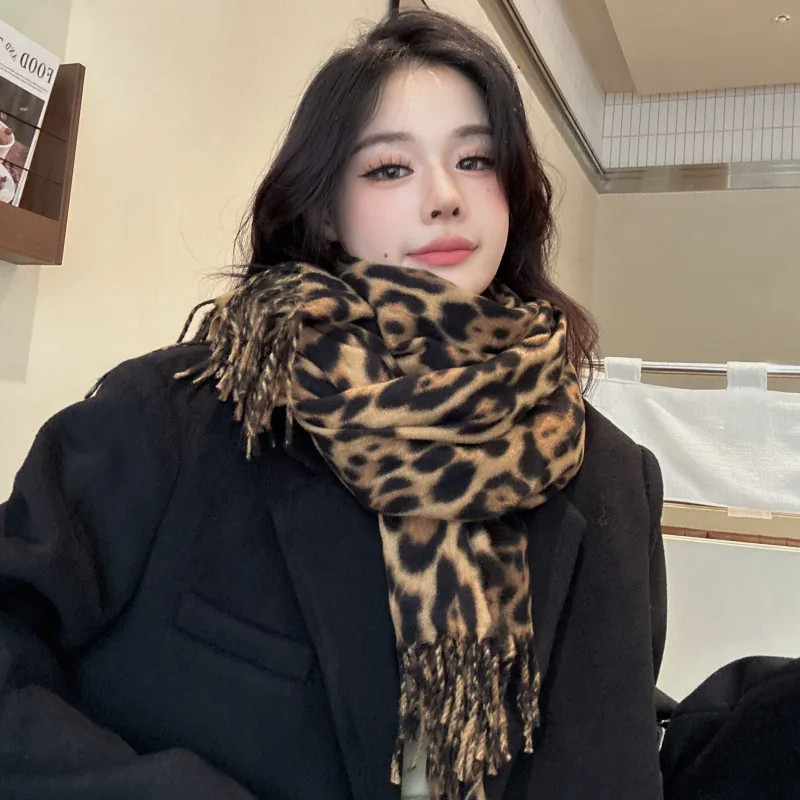 复古豹纹围巾女款冬季百搭流苏