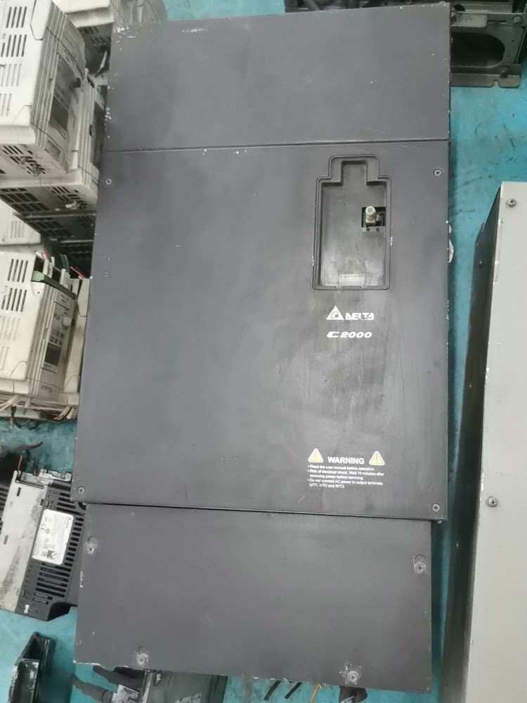台达变频器VFD1100C43A拆机成色一般