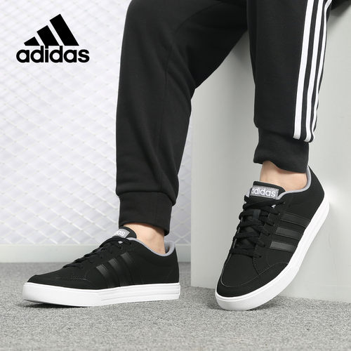 阿迪达斯轻便休闲板鞋Adidas正品