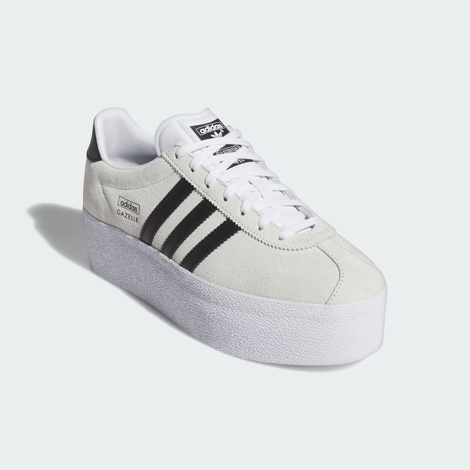 系带板鞋低帮（帮高小于10cm)