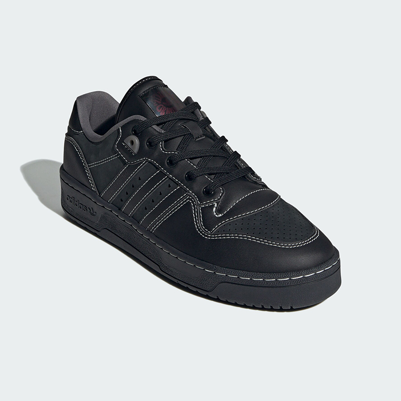 Adidas/阿迪达斯情侣款低帮板鞋