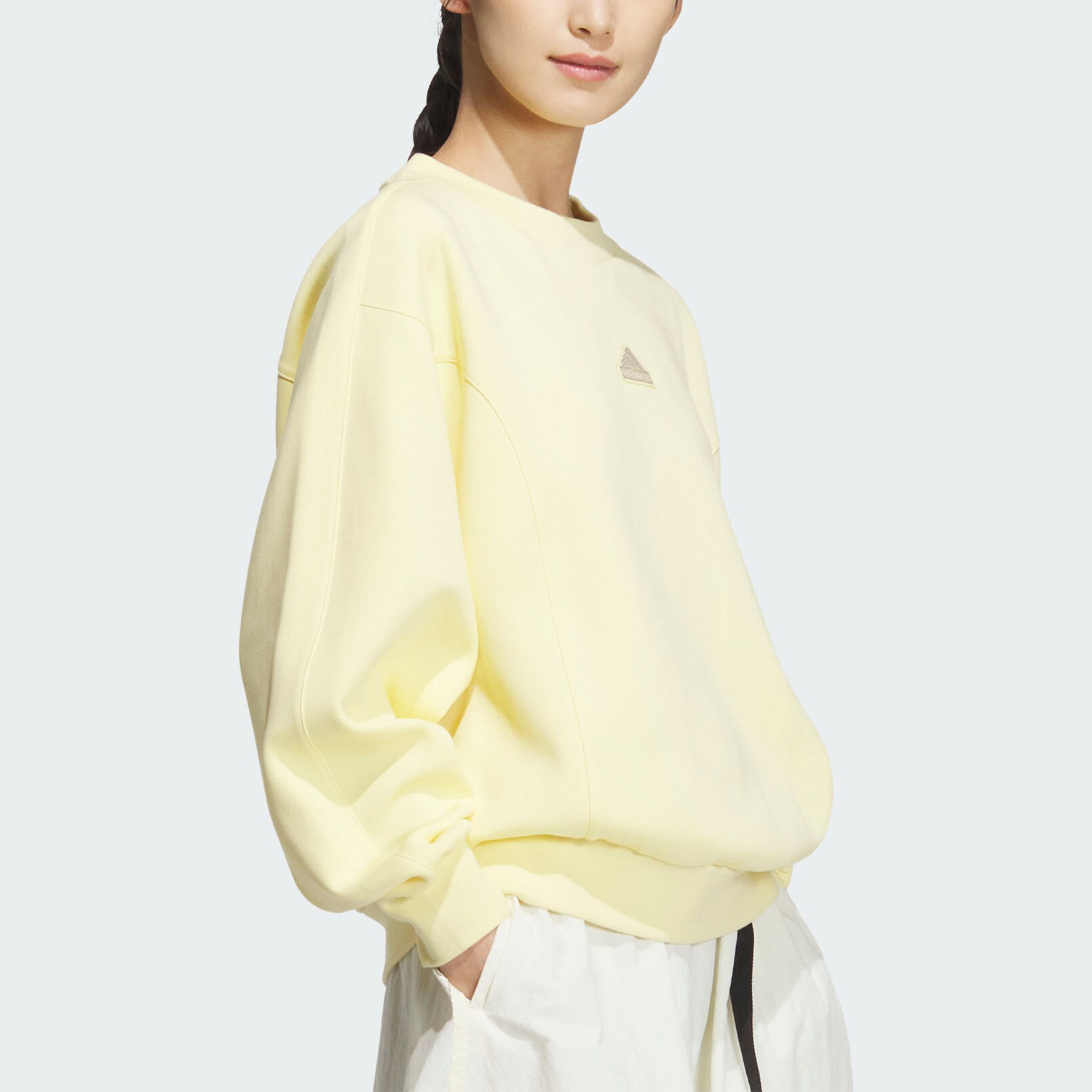 运动休闲圆领运动卫衣/套头衫