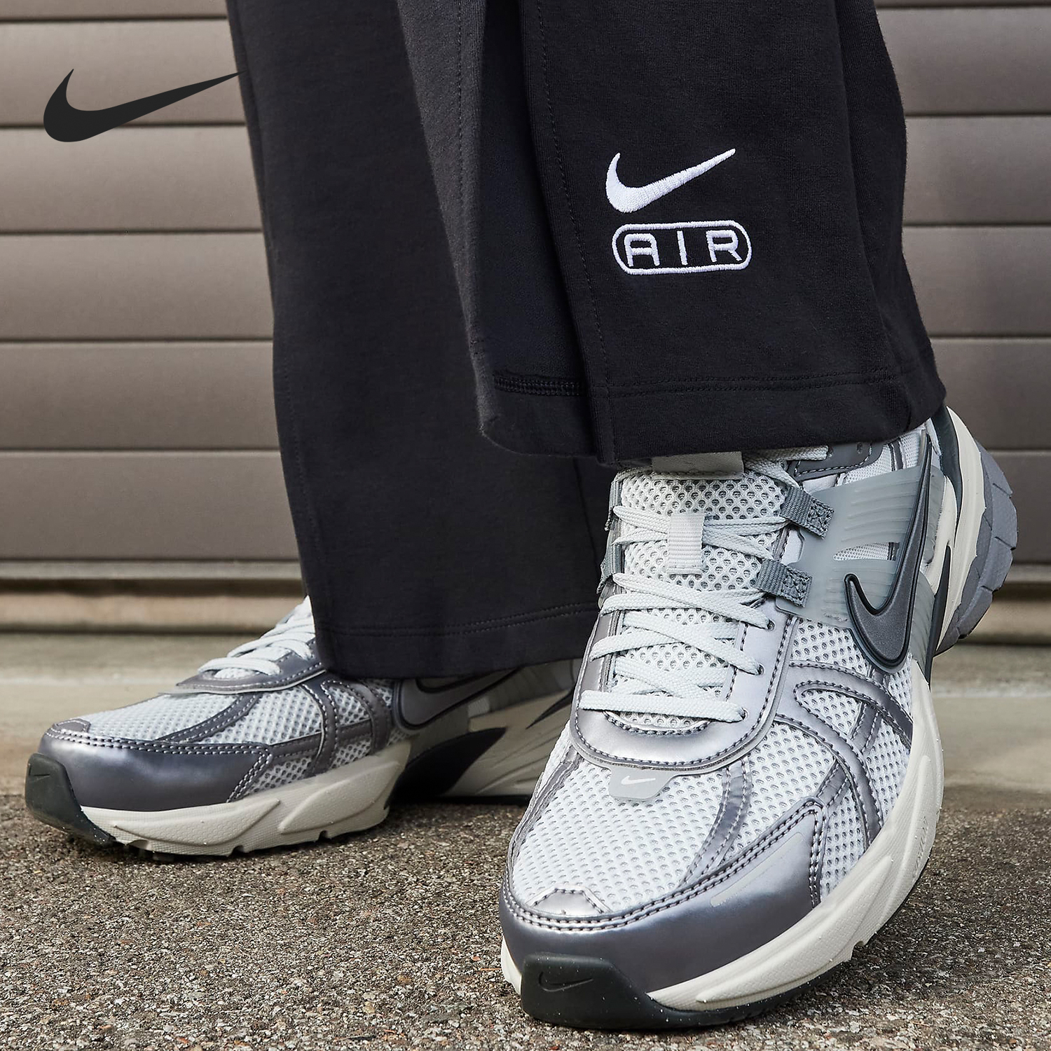 Nike/耐克正品V2K Run 女士低帮休闲复古运动鞋FD0736-003