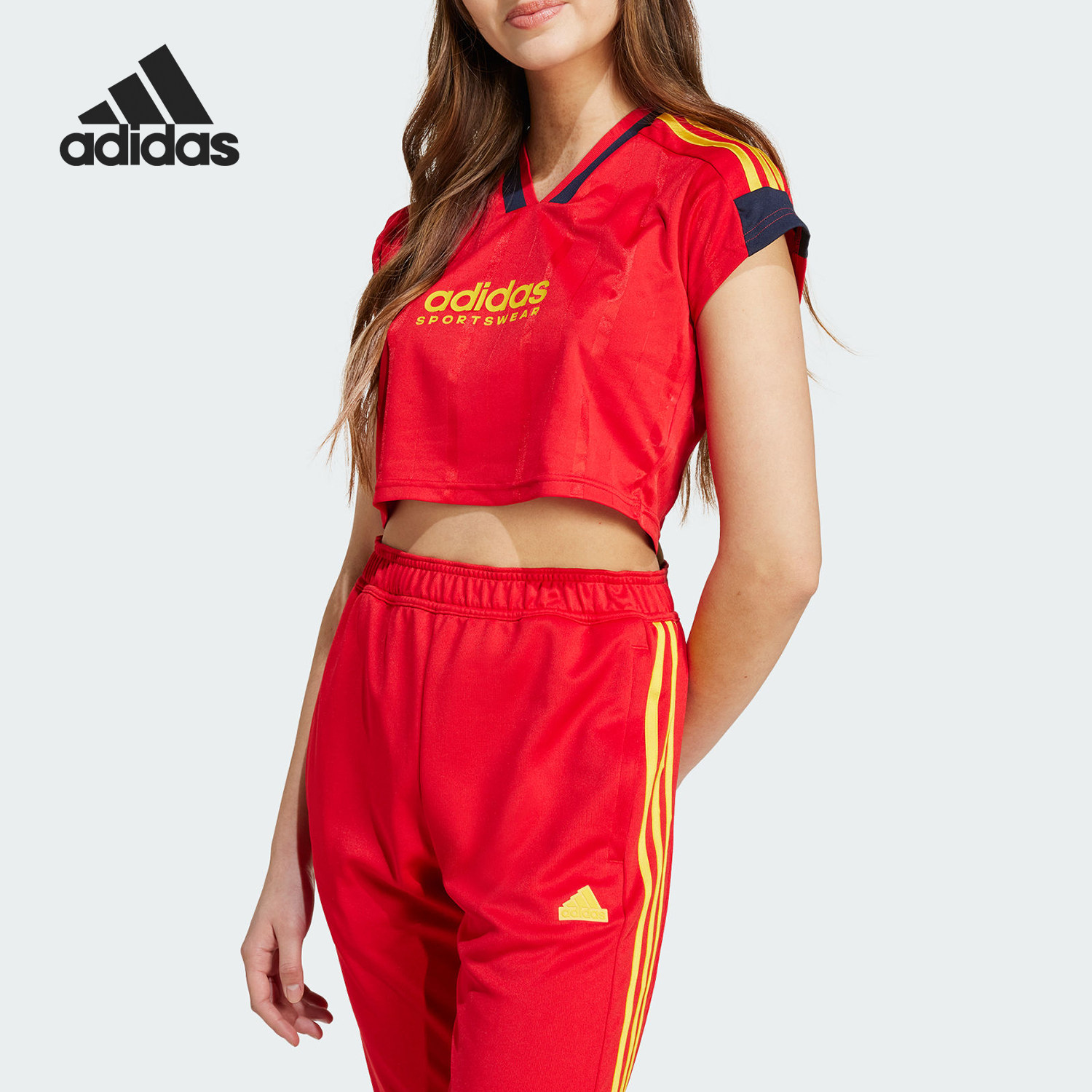 Adidas/阿迪达斯正品新款女士短款针织运动休闲短袖T恤IZ2091