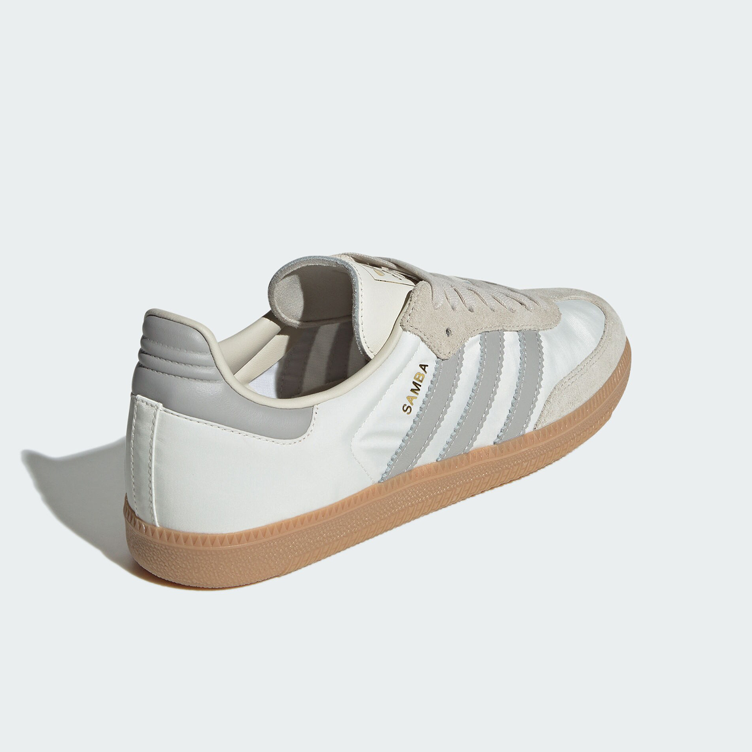 车缝线系带板鞋Adidas阿迪达板鞋