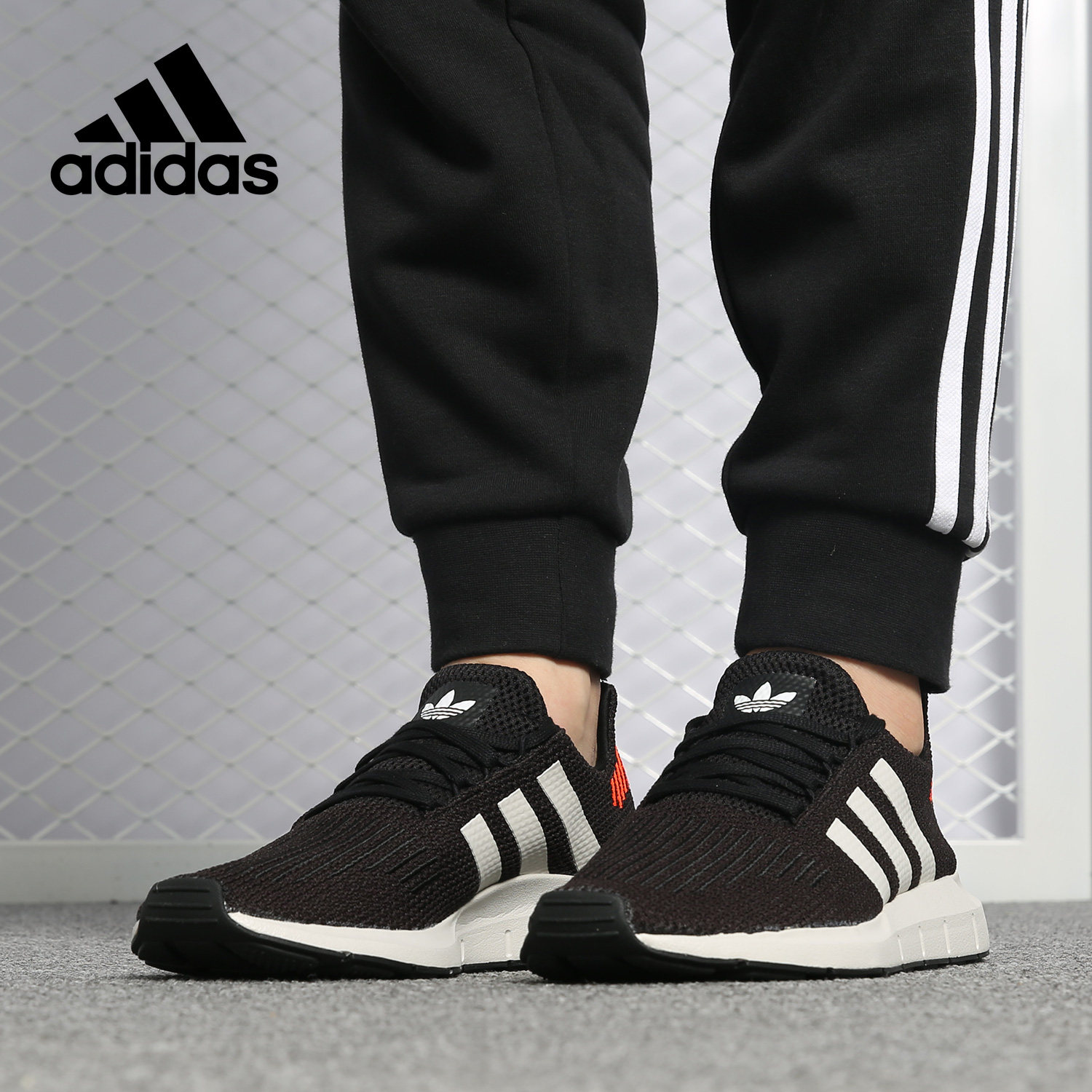 Adidas/阿迪达斯正品SWIFT RUN三叶草系列男女经典跑步鞋B37730