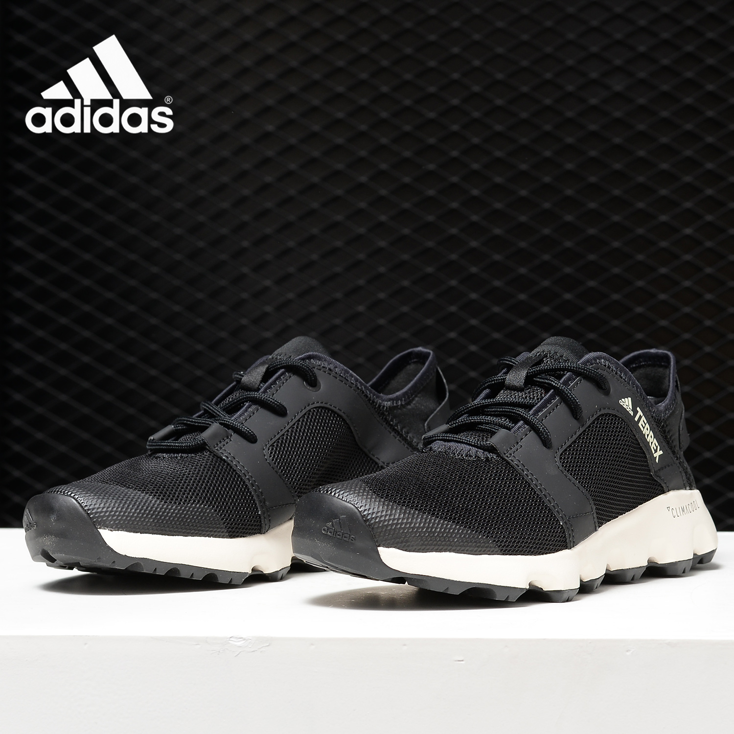 Adidas阿迪达斯女子户外鞋