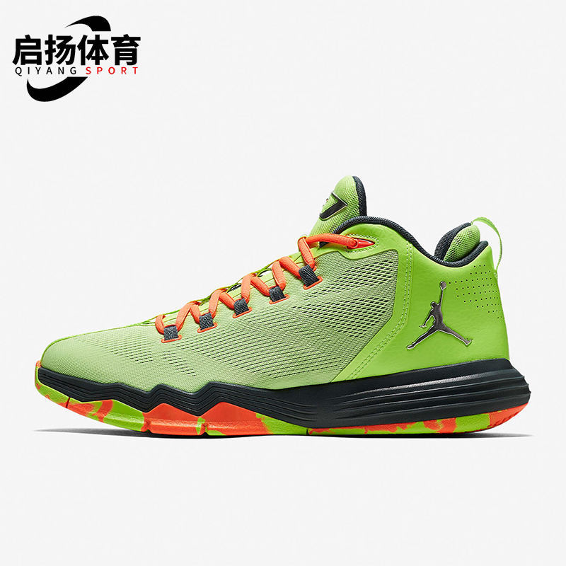 耐克男士轻便透气篮球鞋