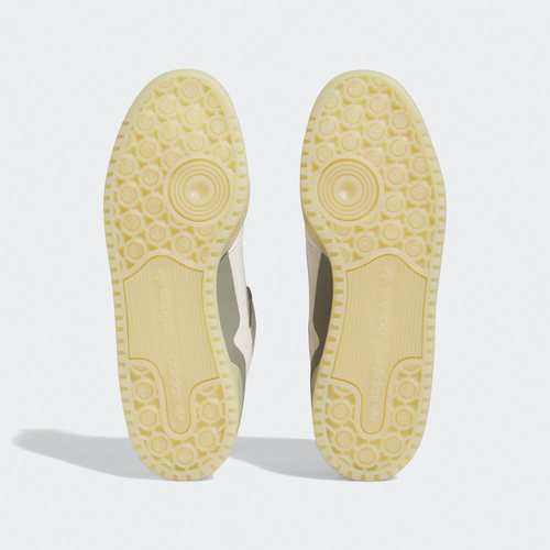 板鞋低帮（帮高小于10cm)