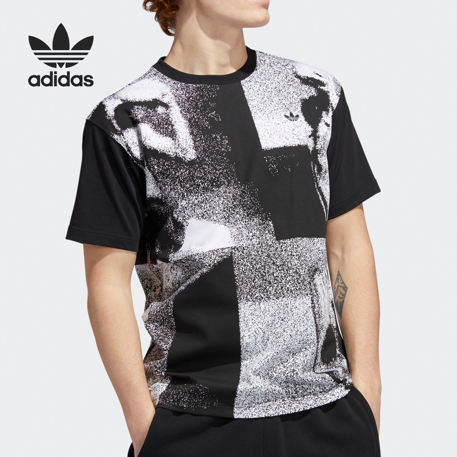 Adidas阿迪达斯正品男印花圆领上衣运动黑白休闲短袖T恤H31315