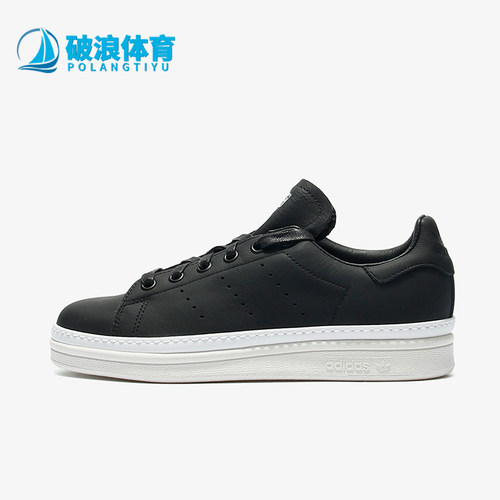 阿迪达斯低帮休闲板鞋