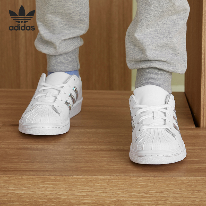 Adidas/阿迪达斯小童休闲鞋