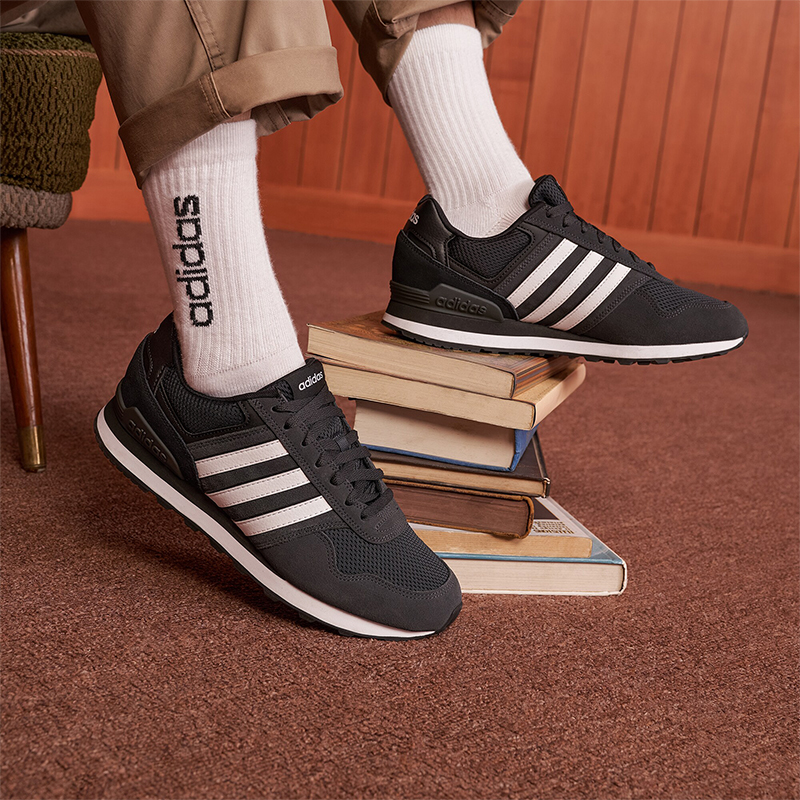 阿迪达斯男子运动休闲鞋