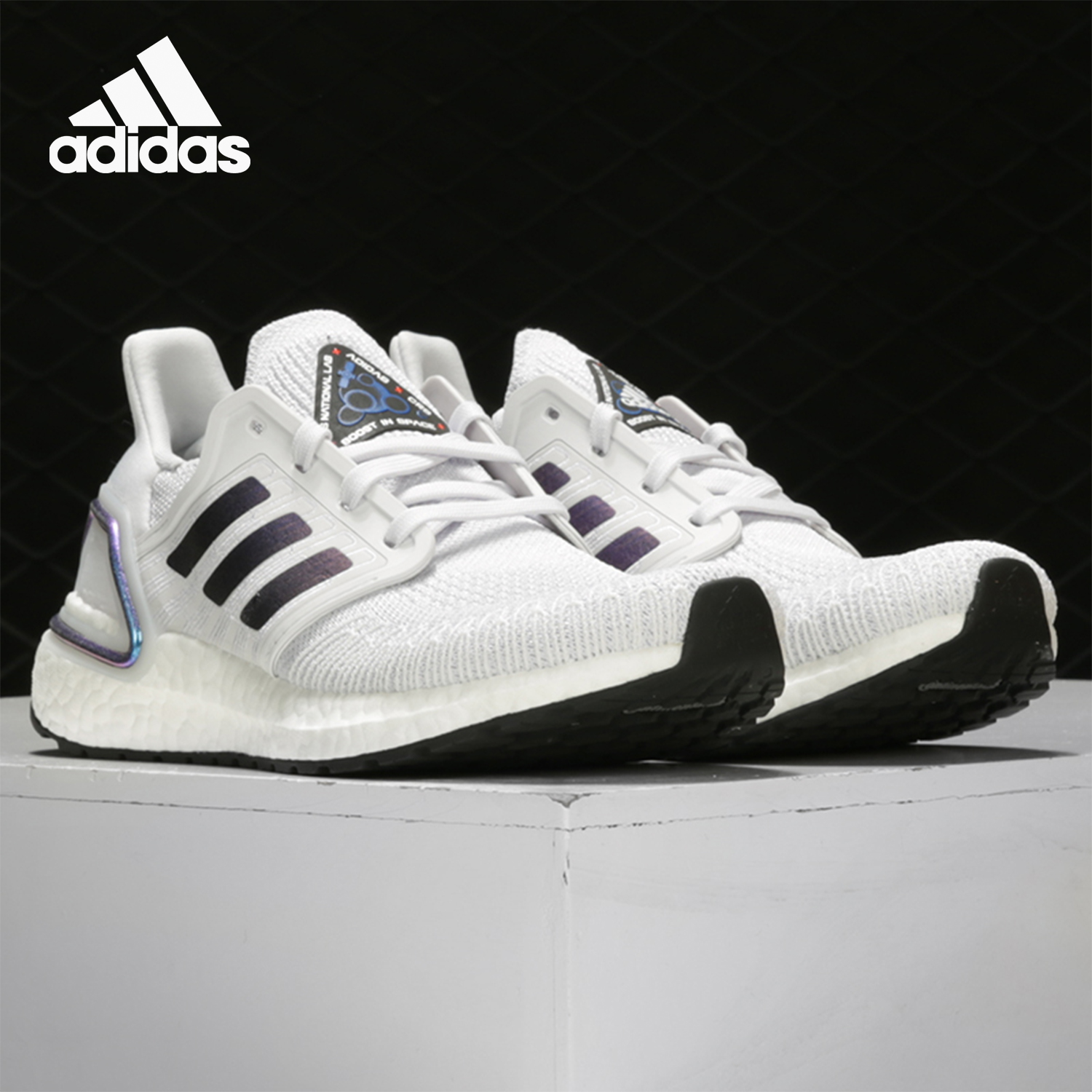 阿迪达斯男女舒适运动跑步鞋