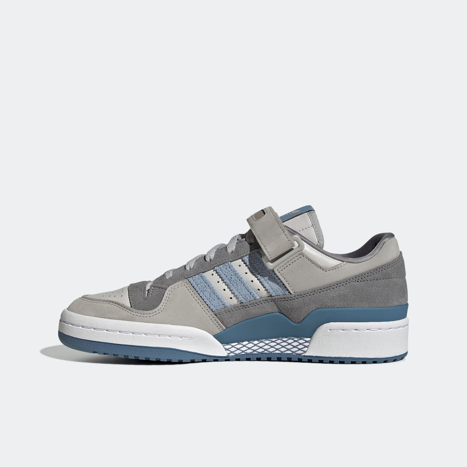 板鞋低帮（帮高小于10cm)