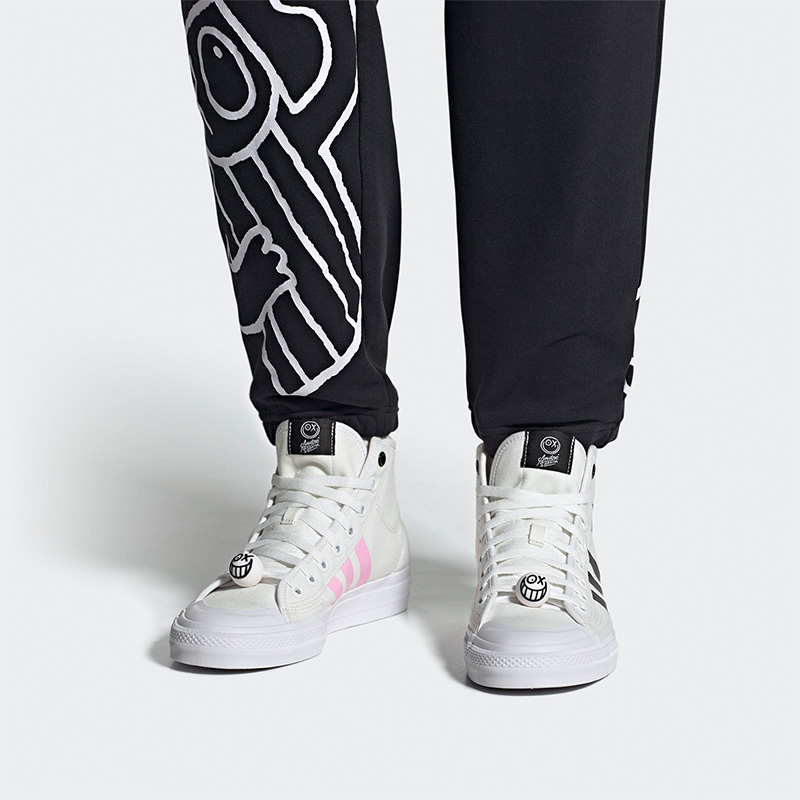 阿迪达斯正品男女通用板鞋