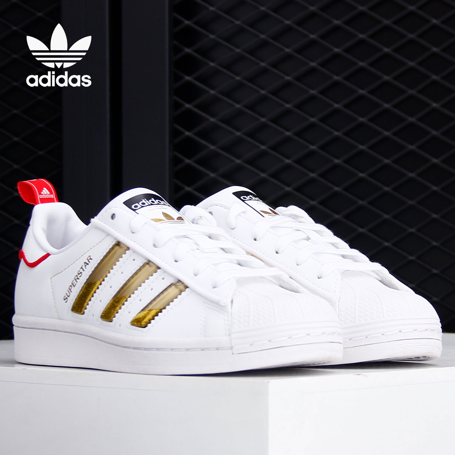 休闲鞋Adidas/阿迪达斯