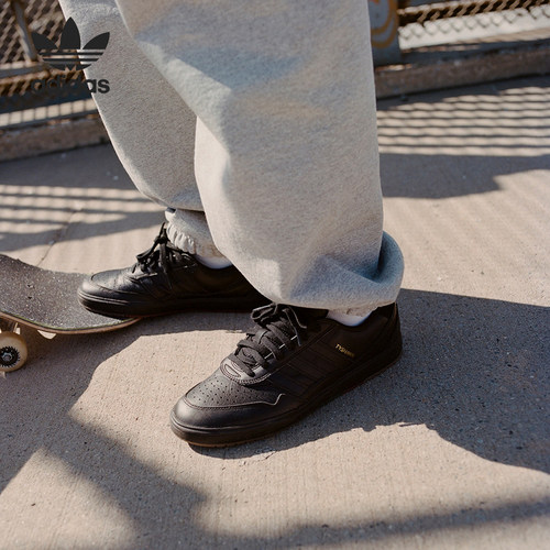 阿迪达斯男女复古耐磨运动板鞋