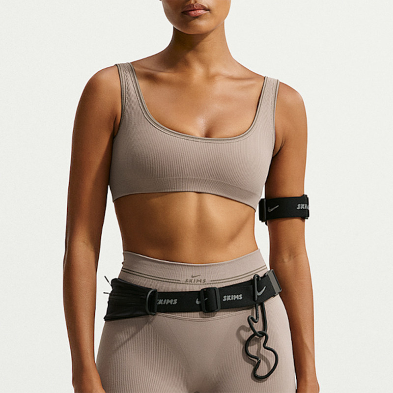 Nike/耐克正品新款女士宽肩带弹性U领复古运动内衣IR5061-260