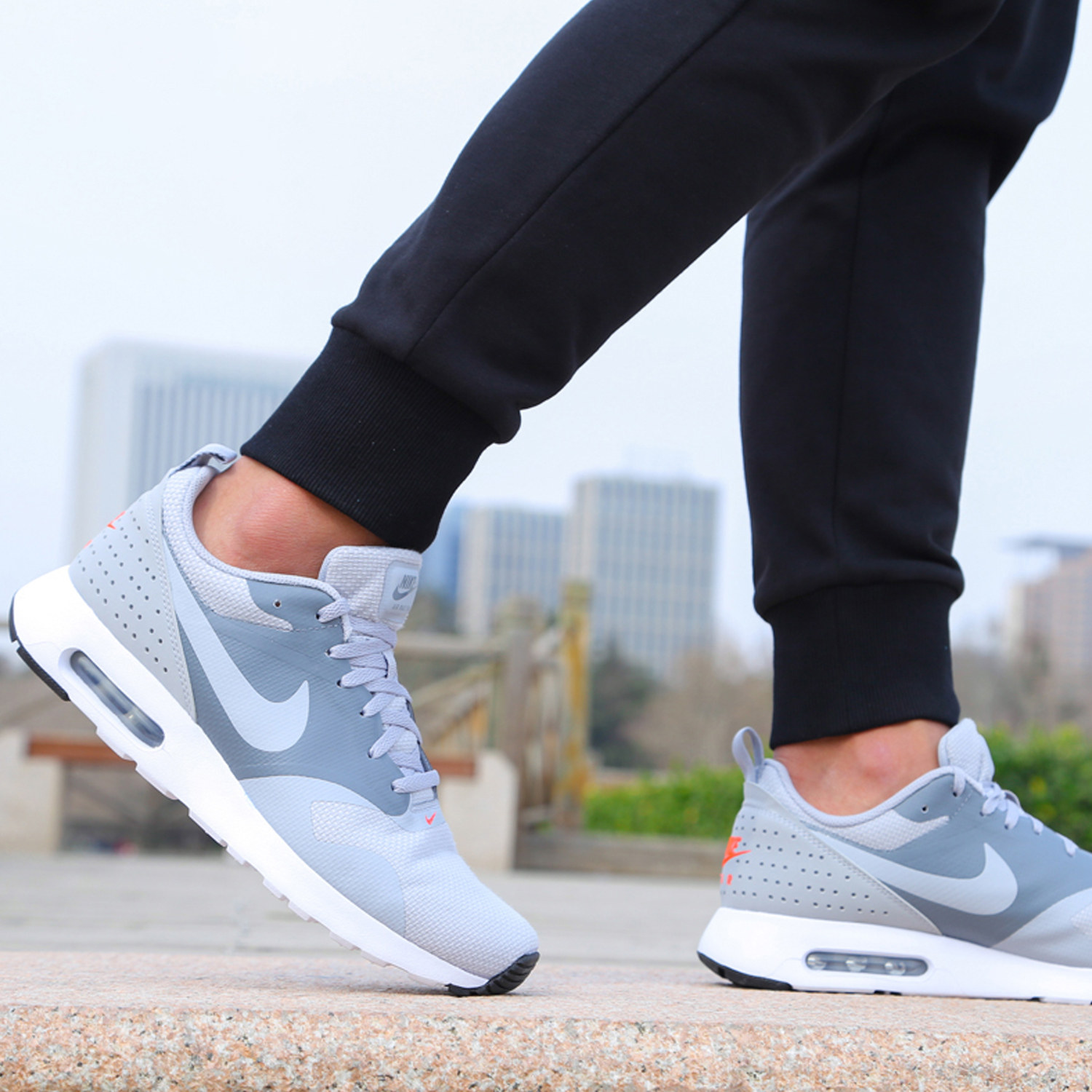 Nike/耐克正品 Air Max Tavas 男子低帮气垫缓震运动休闲鞋718895