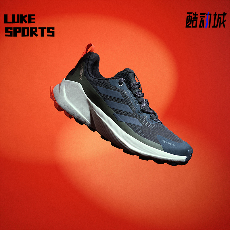 阿迪达斯男士耐磨登山运动徒步鞋