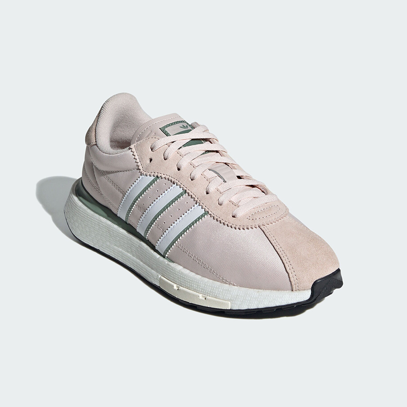 阿迪达斯女士耐磨经典运动鞋