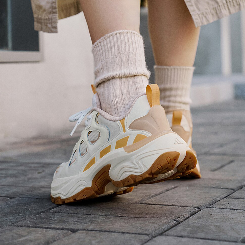 阿迪达斯女士厚底缓震复古老爹鞋