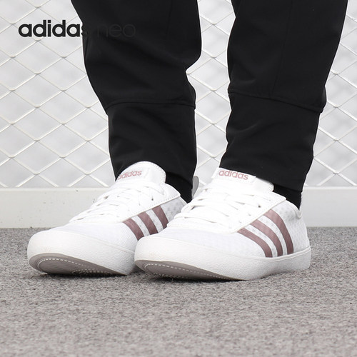 adidas阿迪达斯女休闲板鞋