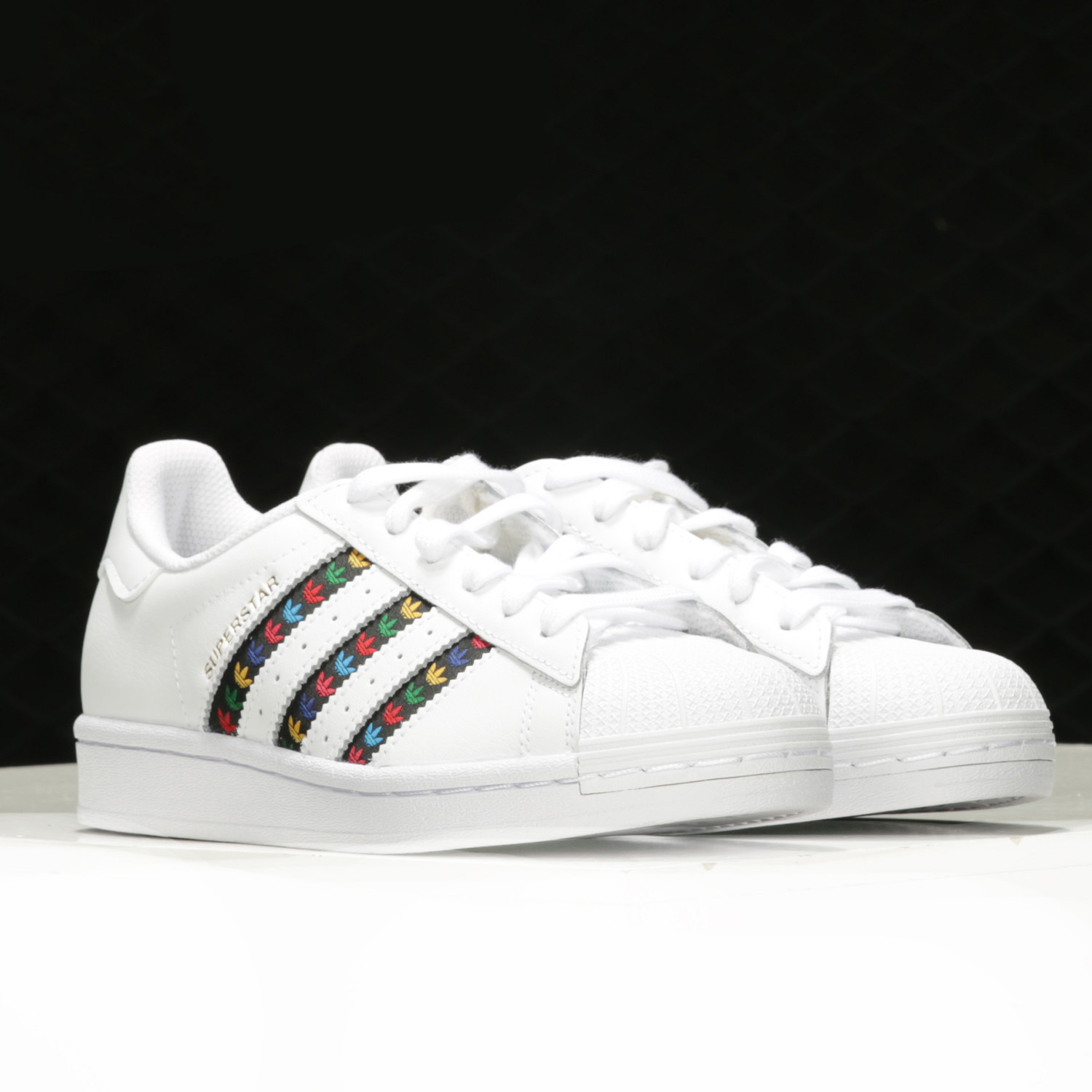 Adidas/阿迪达斯官方正品冬季新品SUPERSTAR男女经典运动鞋FZ0059