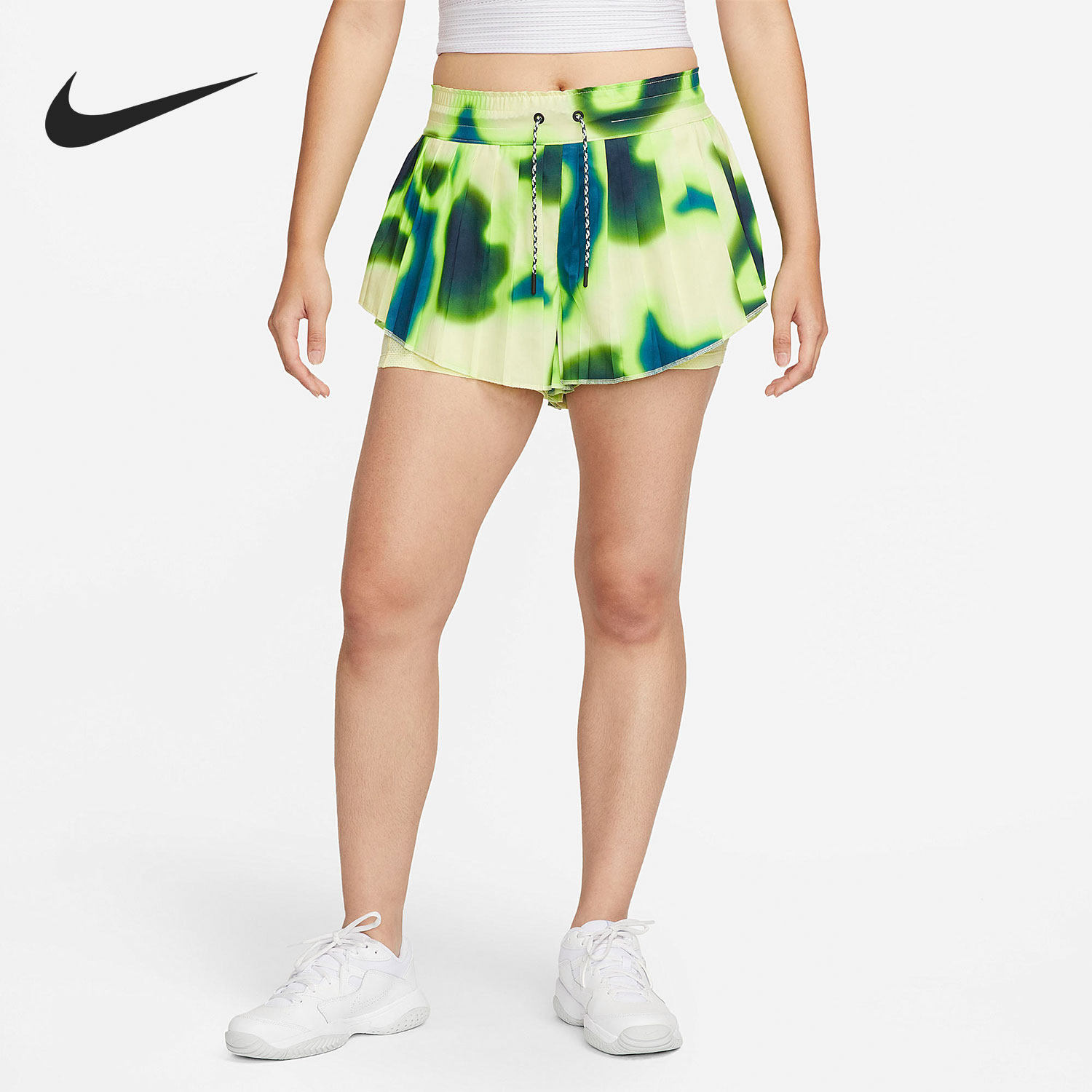 耐克正品女子运动短裤图片
