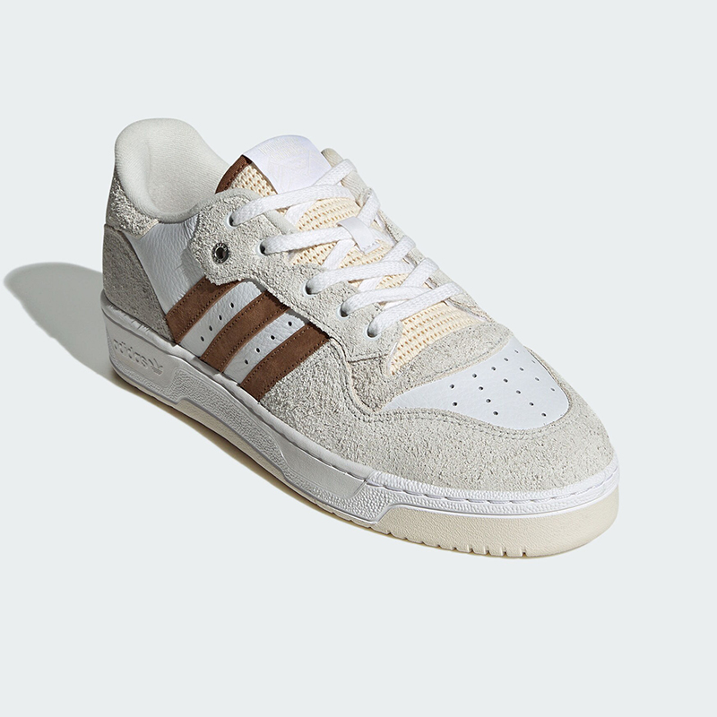 阿迪达斯男女轻便休闲经典板鞋