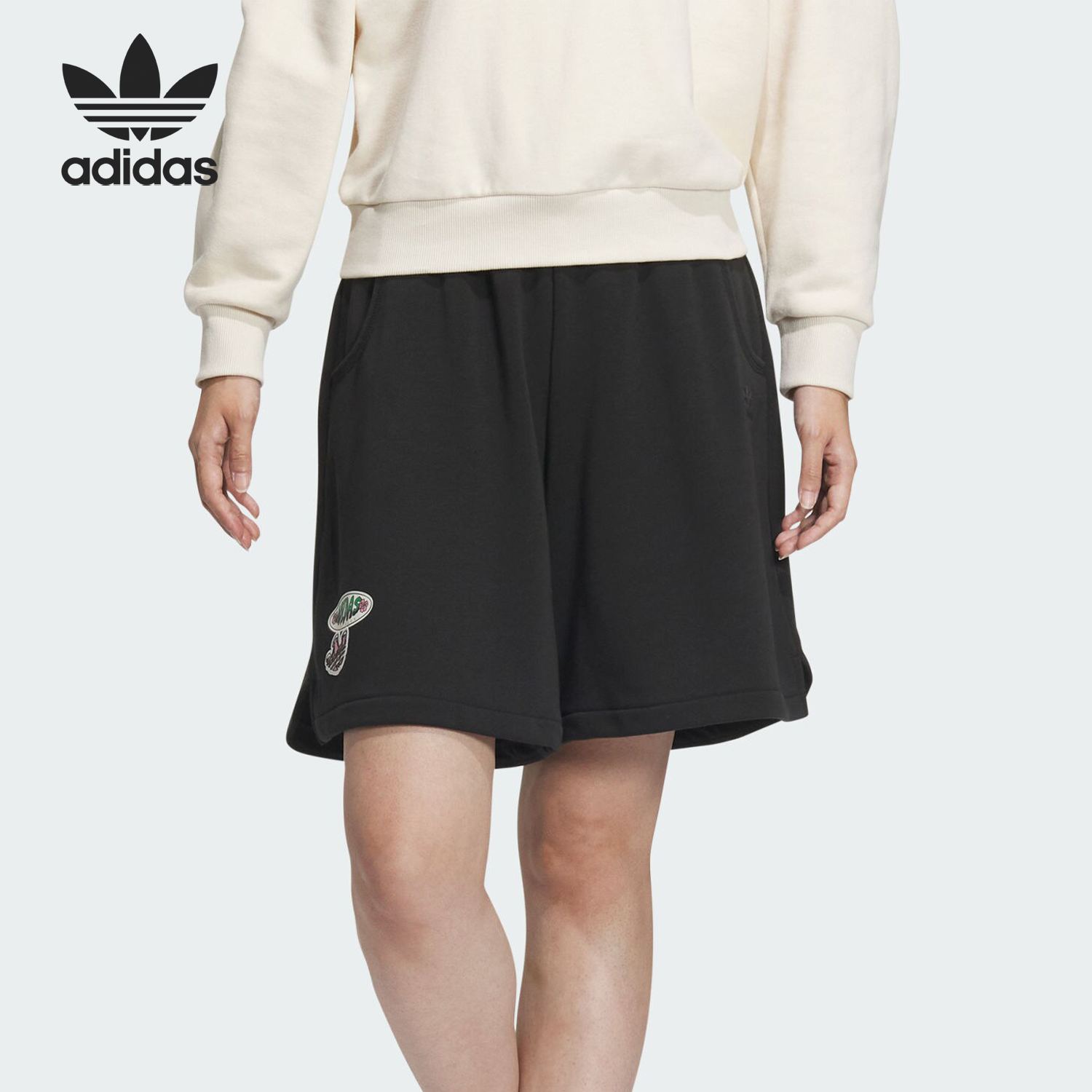 阿迪达斯女士运动针织短裤