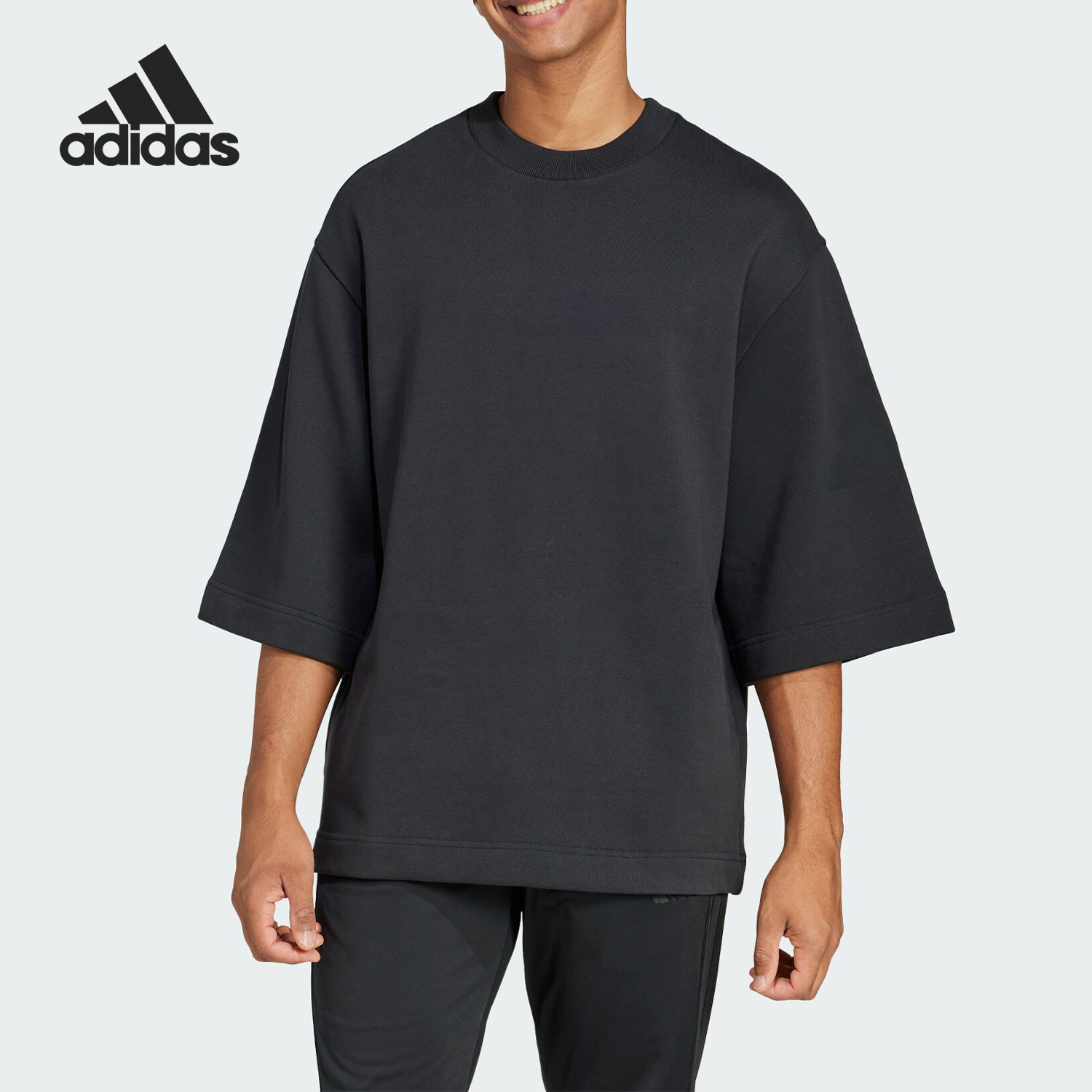 阿迪达斯男士户外休闲宽松短袖