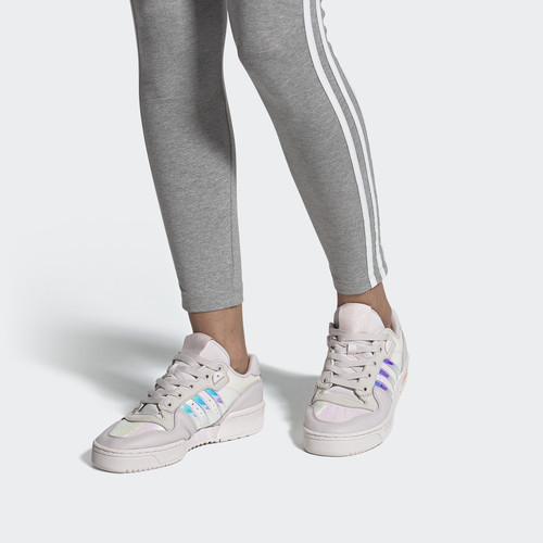 休闲鞋Adidas/阿迪达斯