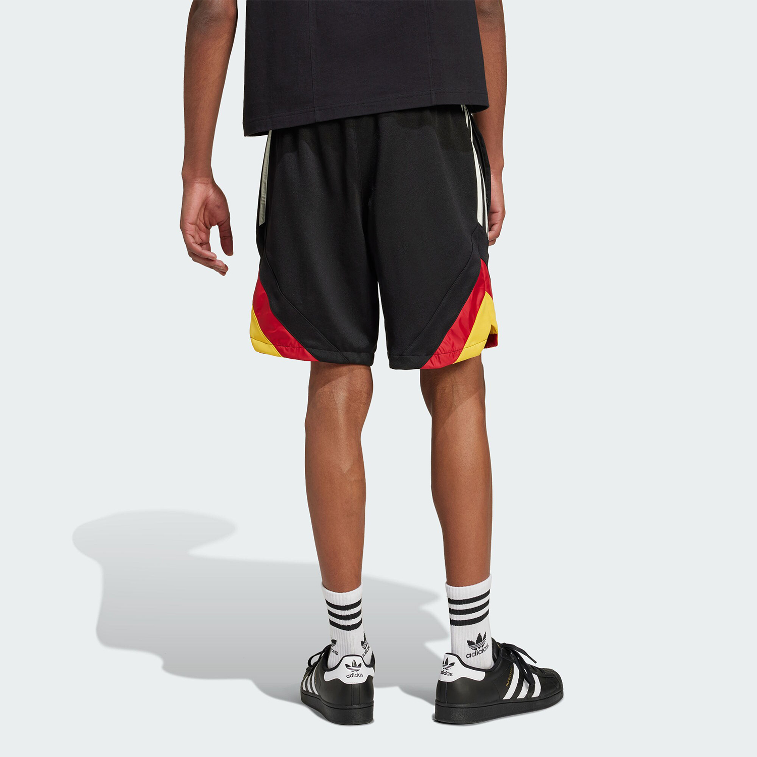Adidas/阿迪达斯官方正品三叶草男士德国队足球运动短裤IY7050