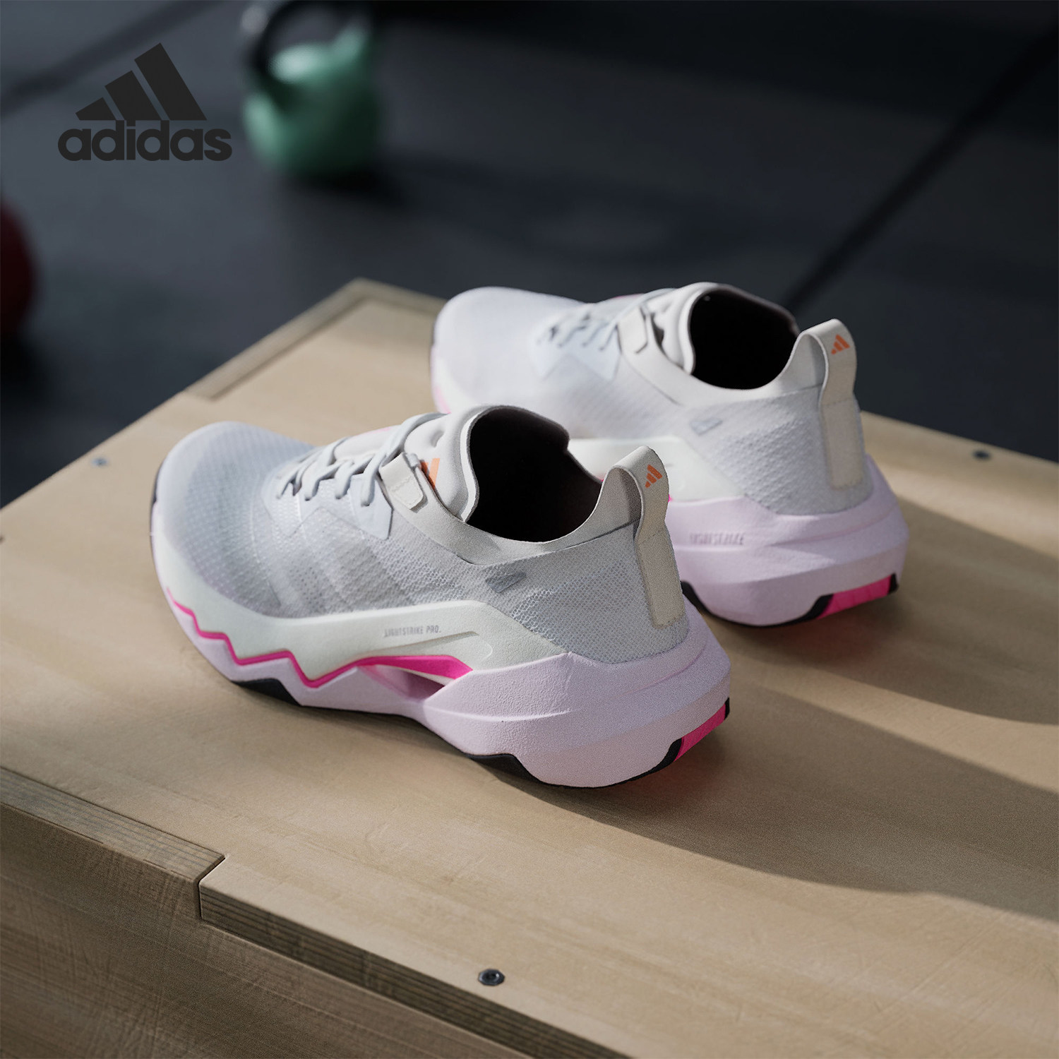 Adidas/阿迪达斯官方正品四季款女士回弹综合运动训练鞋JP8783图片